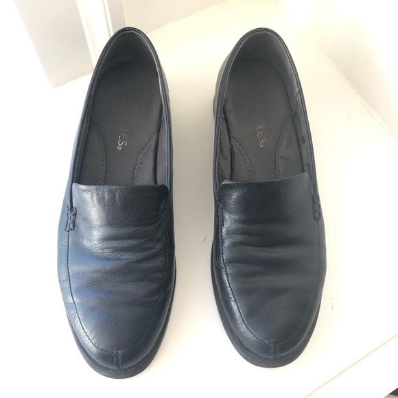 2/$30 Aerosoles Black Leather Loafers - Picture 2 of 8